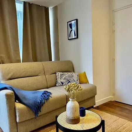 Jaune Chaleureux Pour 4 Voyageurs à