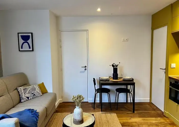 Jaune Chaleureux Pour 4 Voyageurs à Apartamento *
